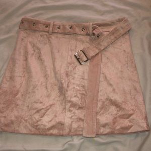 Pink suede skirt with belt